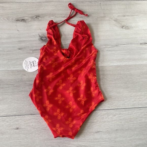 OF‎ ONE SEA CUTOUT RED BREADFRUIT BANDANA SZ 7/8 “NWT IN PACKAGING “ - Picture 6 of 6